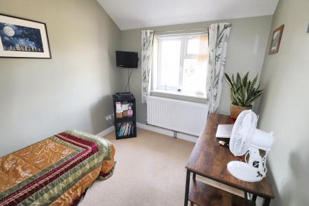 6 bedroom Semi-detached house for sale in Glenside South, Pinchbeck, PE11