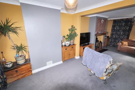 6 bedroom Semi-detached house for sale in Glenside South, Pinchbeck, PE11