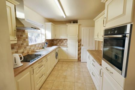 2 bedroom Detached bungalow for sale in Horsepit Lane, Pinchbeck, PE11
