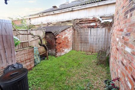 2 bedroom Terraced House for sale in New Road, Spalding, PE11