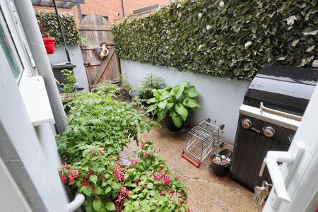 2 bedroom Terraced House for sale in North End Yard, Kings Lynn, PE30