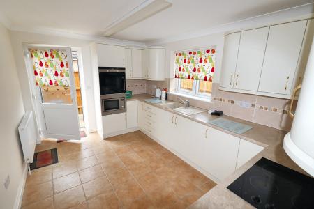 3 bedroom Detached bungalow for sale in Park Close, Spalding, PE11