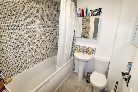 2 bedroom Terraced House for sale in Perry Close, Spalding, PE11