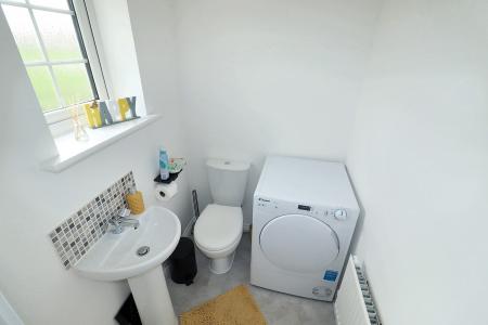 2 bedroom Terraced House for sale in Perry Close, Spalding, PE11