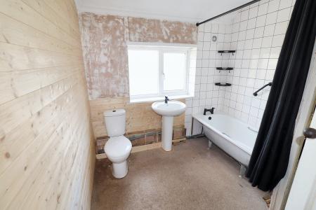 2 bedroom Semi-detached house for sale in Six House Bank, West Pinchbeck, PE11