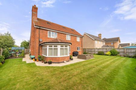 4 bedroom Detached house for sale in Woolram Wygate, Spalding, PE11