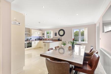 4 bedroom Detached house for sale in Woolram Wygate, Spalding, PE11