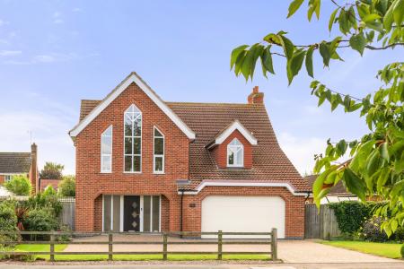 4 bedroom Detached house for sale in Woolram Wygate, Spalding, PE11