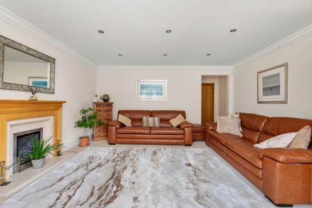 4 bedroom Detached house for sale in Woolram Wygate, Spalding, PE11