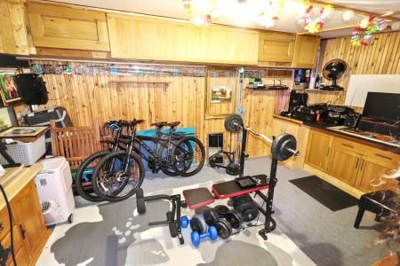 3 bedroom Semi-detached house for sale in Thistle Gardens, Spalding, PE11