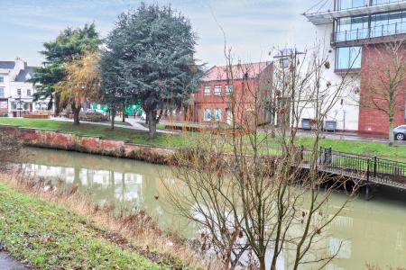 2 bedroom Apartment for sale in High Street, Spalding, PE11