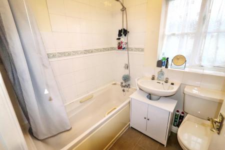 2 bedroom Apartment for sale in High Street, Spalding, PE11