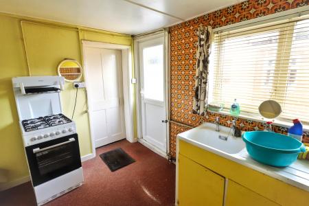 2 bedroom Semi-detached house for sale in Back Lane, Long Sutton, PE12