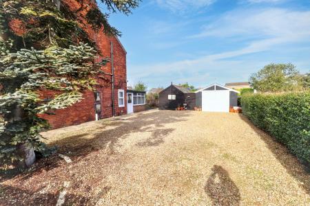 2 bedroom Semi-detached house for sale in Back Lane, Long Sutton, PE12