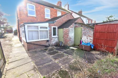 2 bedroom Semi-detached house for sale in Back Lane, Long Sutton, PE12