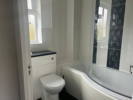 3 bedroom Semi-detached house to let in Horsefayre Fields, Spalding, PE11