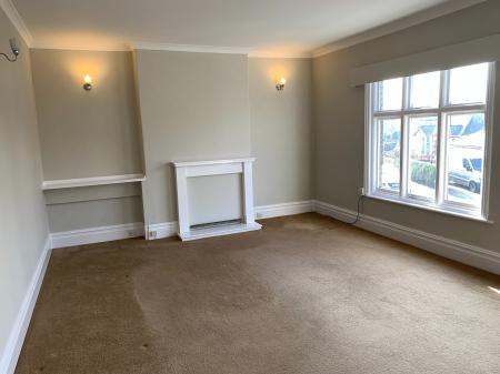 2 bedroom Flat to let in Holland Road, Spalding, PE11