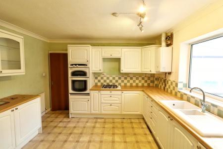 2 bedroom Detached bungalow for sale in Mountbatten Avenue, Pinchbeck, PE11