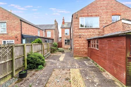 2 bedroom Apartment for sale in Holland Road, Spalding, PE11