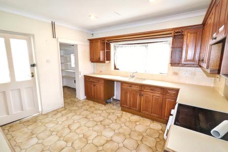 3 bedroom Detached bungalow for sale in Bensgate Road, Fleet, PE12