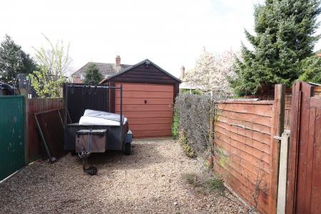 3 bedroom Semi-detached house to let in First Avenue, Spalding, PE11