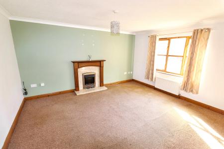 2 bedroom Semi-detached house for sale in Church End, Fleet, PE12