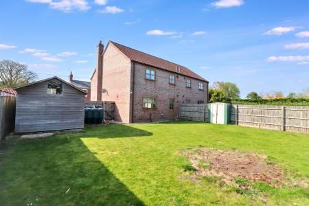 2 bedroom Semi-detached house for sale in Church End, Fleet, PE12