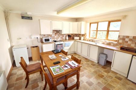 2 bedroom Semi-detached house for sale in Church End, Fleet, PE12