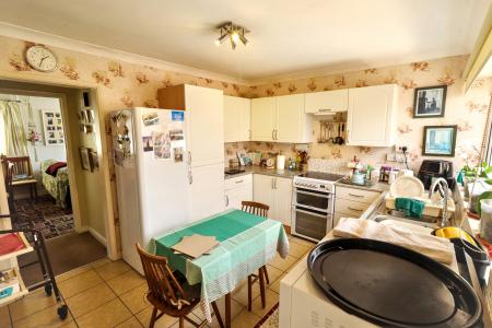 2 bedroom Detached bungalow for sale in Southgate, Pinchbeck, PE11