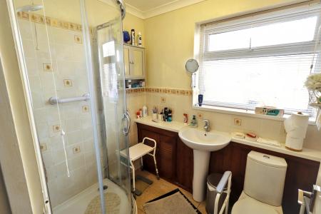 2 bedroom Detached bungalow for sale in Southgate, Pinchbeck, PE11