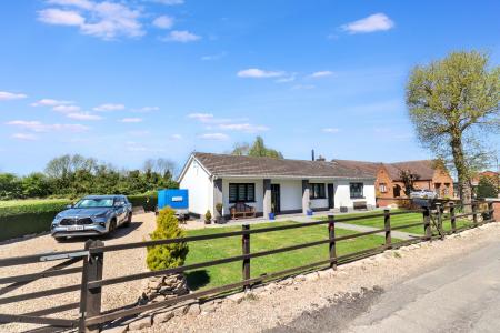 4 bedroom Detached bungalow for sale in Topsgate, Gedney, PE12