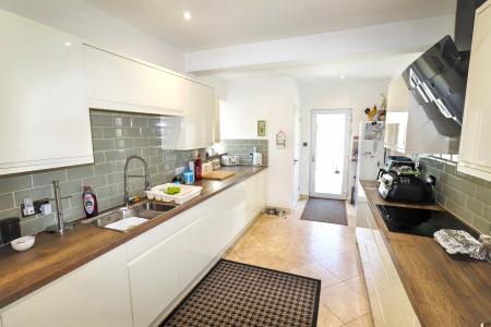 4 bedroom Detached bungalow for sale in Topsgate, Gedney, PE12
