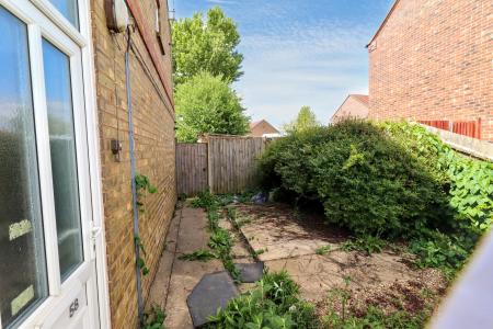 2 bedroom Semi-detached house for sale in Surfleet Road, Pinchbeck, PE11