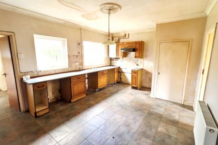 2 bedroom Semi-detached house for sale in Surfleet Road, Pinchbeck, PE11