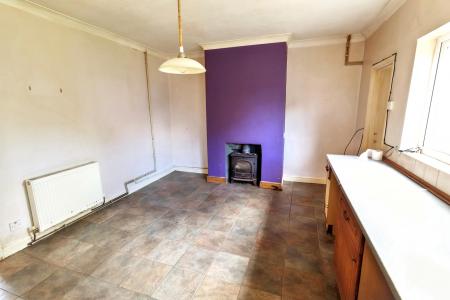 2 bedroom Semi-detached house for sale in Surfleet Road, Pinchbeck, PE11