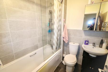 2 bedroom Terraced House for sale in Highgrove Court, Spalding, PE11