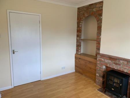 3 bedroom Semi-detached house to let in Main Road, Quadring, PE11