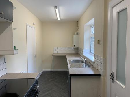3 bedroom Semi-detached house to let in Main Road, Quadring, PE11