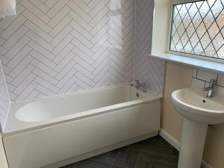 3 bedroom Semi-detached house to let in Main Road, Quadring, PE11