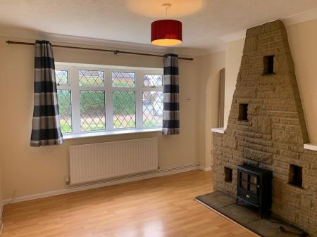 3 bedroom Semi-detached house to let in Main Road, Quadring, PE11