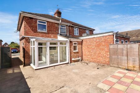 3 bedroom Semi-detached house for sale in Edward Road, Spalding, PE11