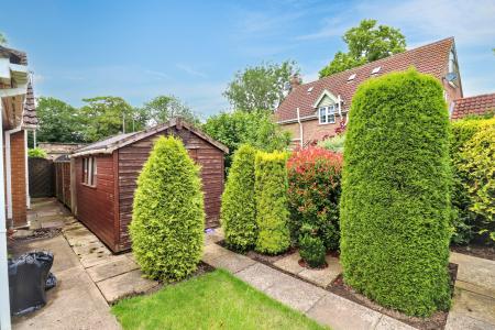 2 bedroom Detached bungalow for sale in Pinchbeck Road, Spalding, PE11