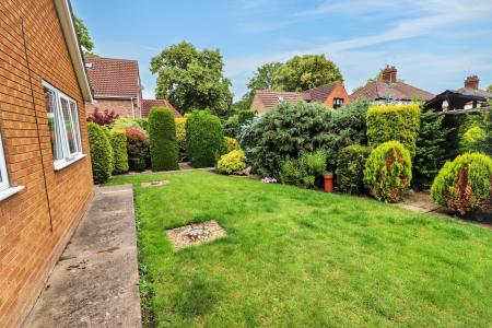 2 bedroom Detached bungalow for sale in Pinchbeck Road, Spalding, PE11