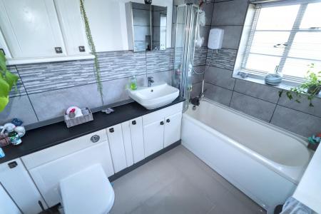 3 bedroom Detached house for sale in Stonegate, Spalding, PE11