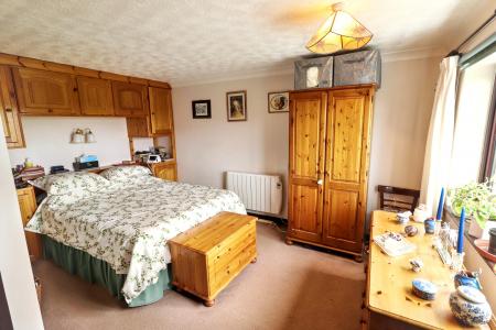 4 bedroom Detached house for sale in Barrier Bank, Cowbit, PE12