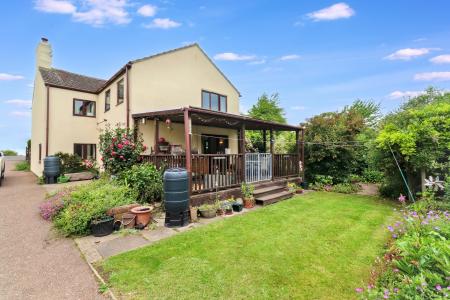 4 bedroom Detached house for sale in Barrier Bank, Cowbit, PE12