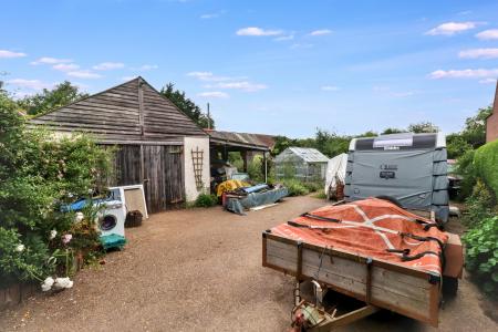 4 bedroom Detached house for sale in Barrier Bank, Cowbit, PE12