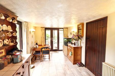 4 bedroom Detached house for sale in Barrier Bank, Cowbit, PE12