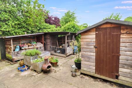 4 bedroom Detached house for sale in Barrier Bank, Cowbit, PE12