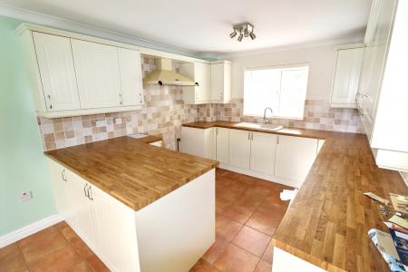 3 bedroom Detached house for sale in Bingham Court, Long Sutton, PE12